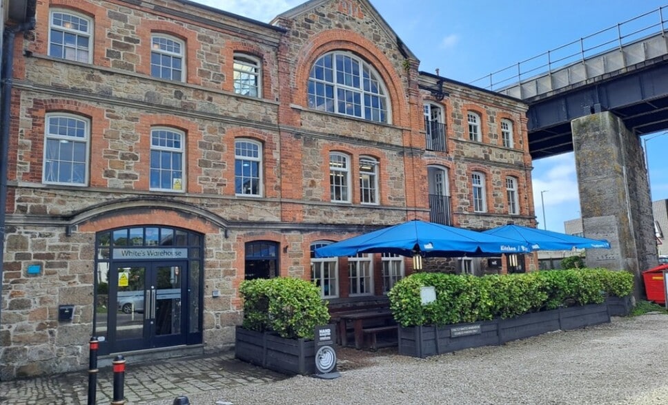 25 Foundry Sq, Hayle for sale - Primary Photo - Image 1 of 3