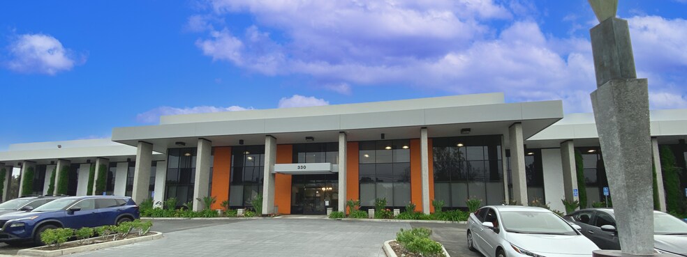 330 E Lambert Rd, Brea, CA à louer - Photo du bâtiment - Image 1 de 11