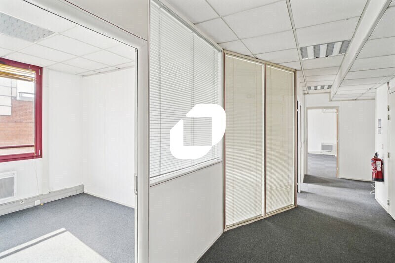 Bureau dans Montigny-le-Bretonneux à louer - Photo intérieure - Image 3 de 12