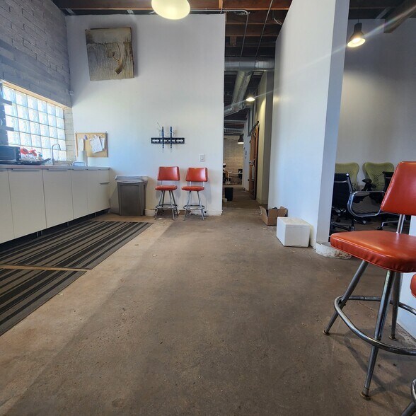 2315 E Washington St, Phoenix, AZ à louer - Photo du bâtiment - Image 3 de 14