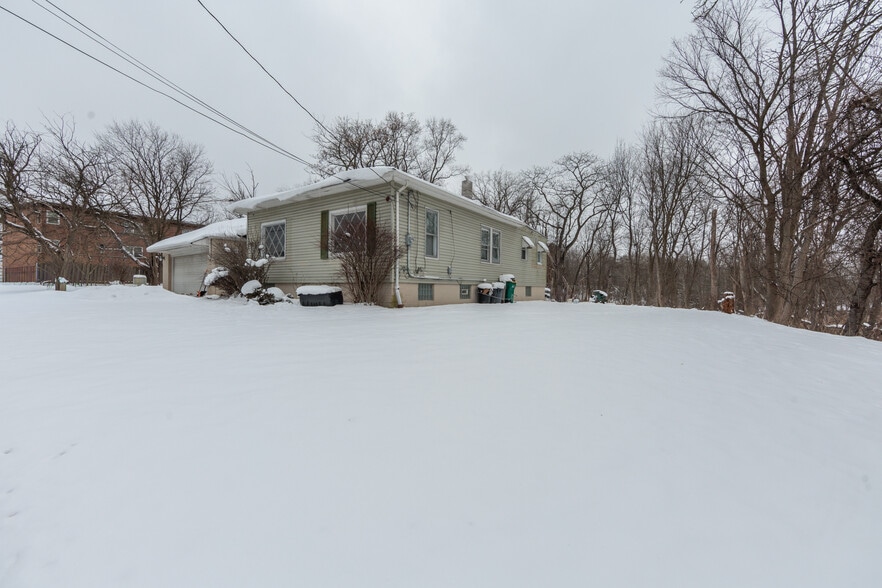 5062 Lee Rd, Maple Heights, OH for sale - Primary Photo - Image 1 of 52