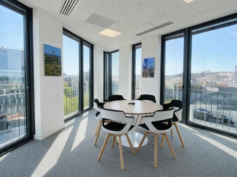 Office in Boulogne-Billancourt for lease - Building Photo - Image 2 of 10