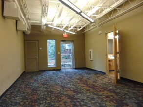 3700 Longview Dr, Chamblee, GA for lease Interior Photo- Image 2 of 4