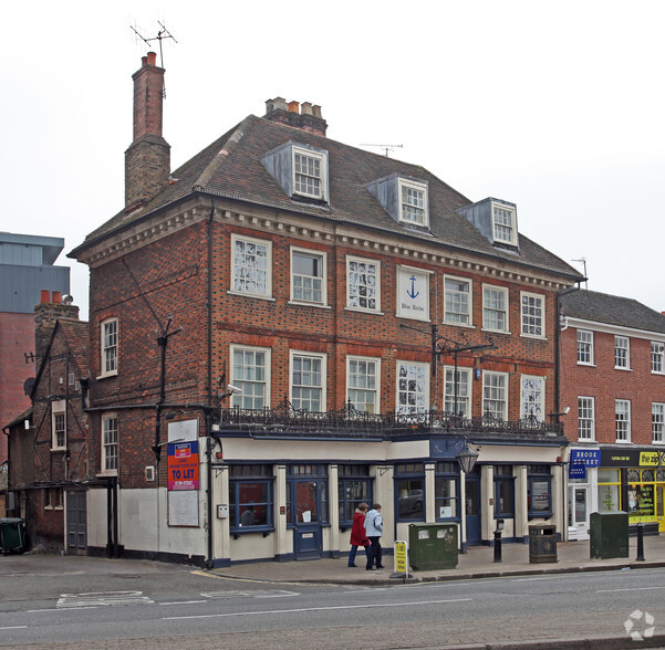 13-15 High St, Staines à vendre - Photo principale - Image 1 de 1