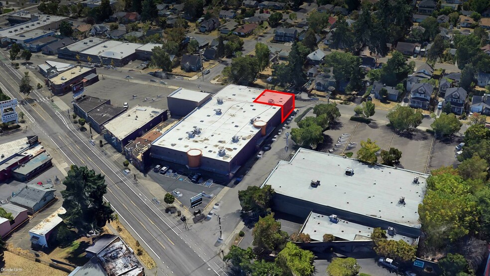 7916 SE Foster Rd, Portland, OR for lease - Building Photo - Image 1 of 1