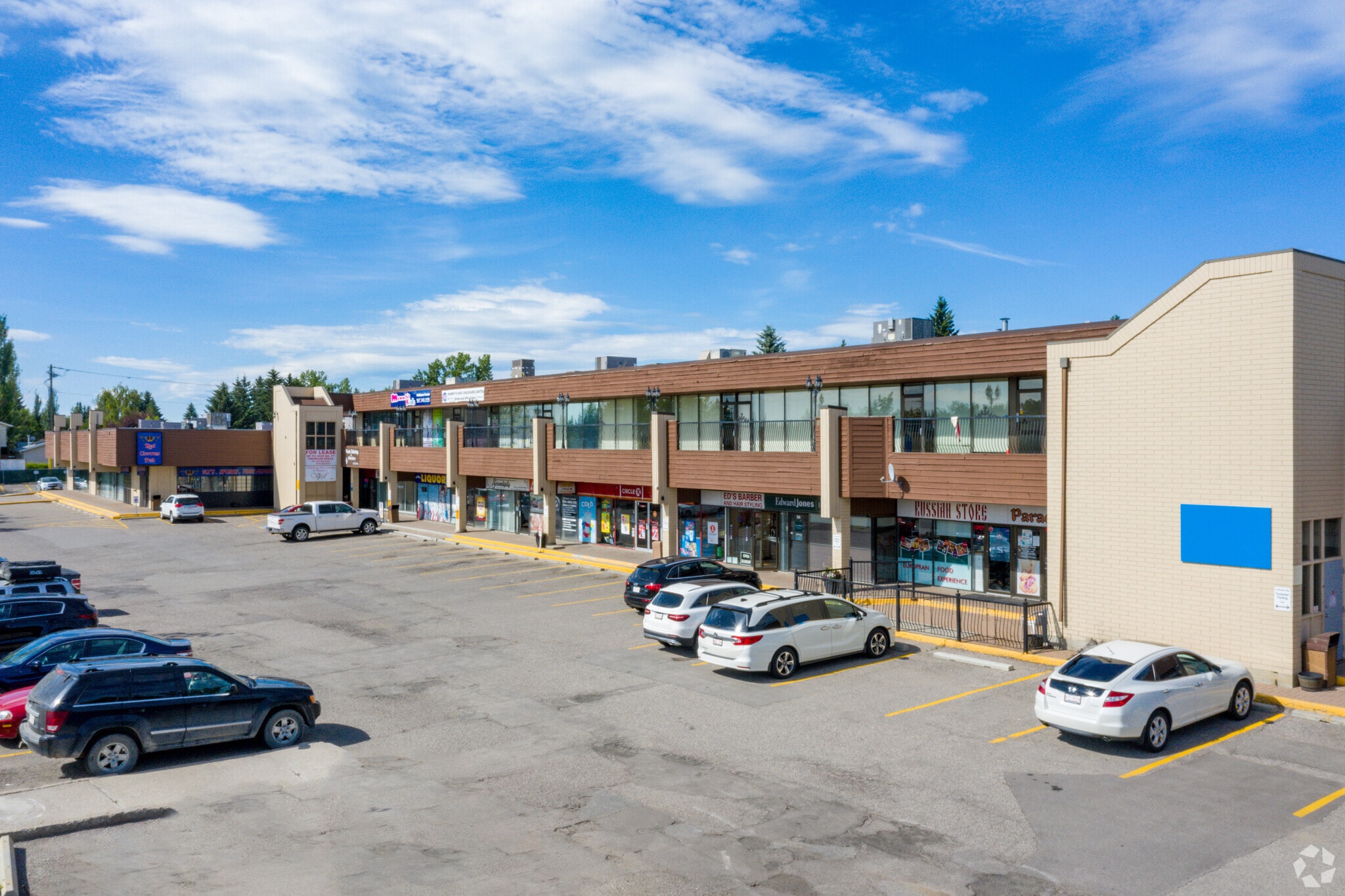 523 Woodpark Blvd SW, Calgary, AB à louer Photo du bâtiment- Image 1 de 5