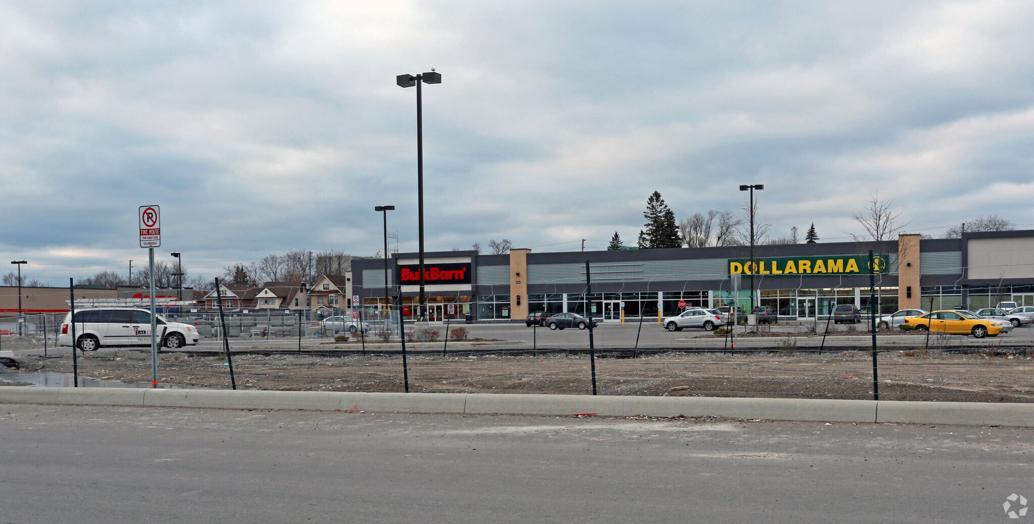 204 Ritson Rd, Oshawa, ON for sale Primary Photo- Image 1 of 1