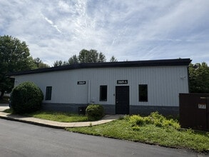3865 Sweeten Creek Rd, Arden, NC à louer Photo du bâtiment- Image 1 de 2