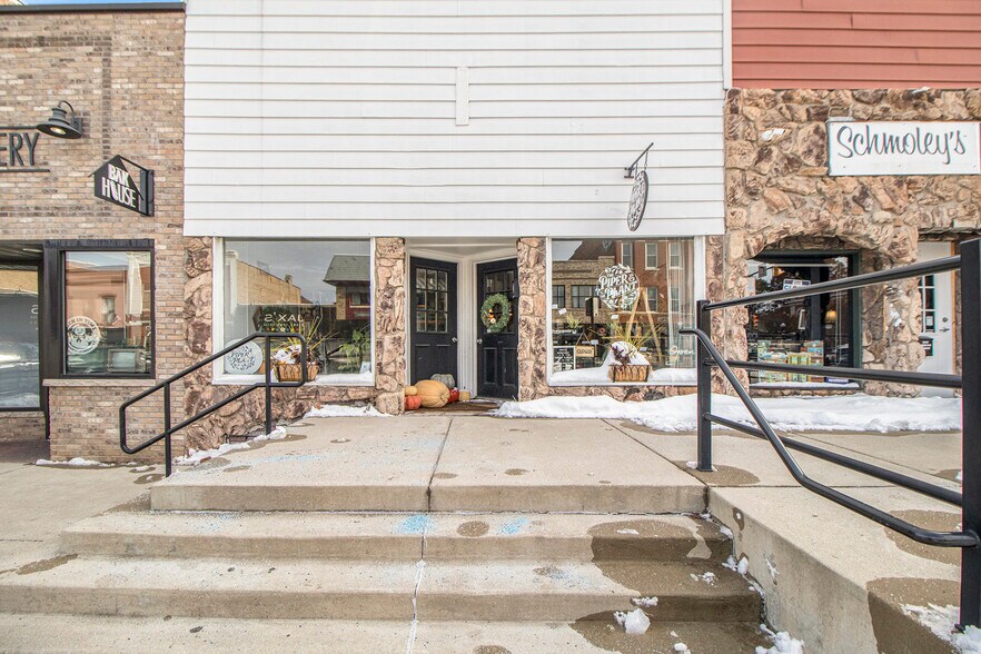 104-106 N Main St, Crown Point, IN à vendre - Photo du bâtiment - Image 1 de 16