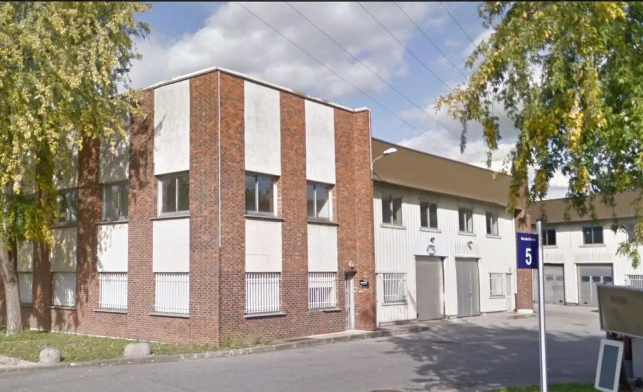 Flex in Lisses for lease Building Photo- Image 1 of 21