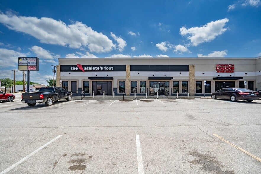 3708 E Rosedale St, Fort Worth, TX for lease - Building Photo - Image 3 of 4
