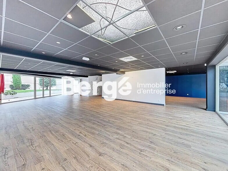 Office in Saint-Laurent-du-Var for lease - Interior Photo - Image 3 of 6