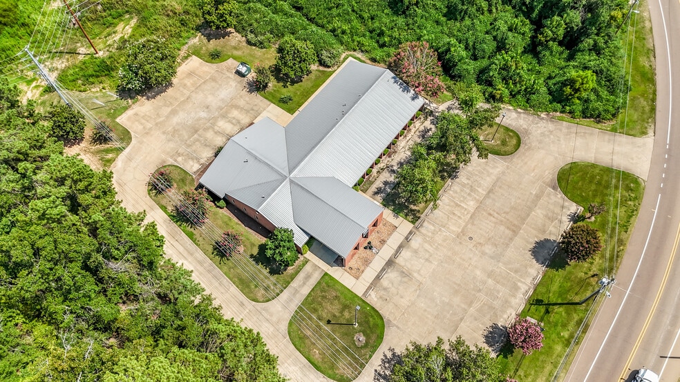 1487 Belk Blvd, Oxford, MS for sale - Building Photo - Image 2 of 36