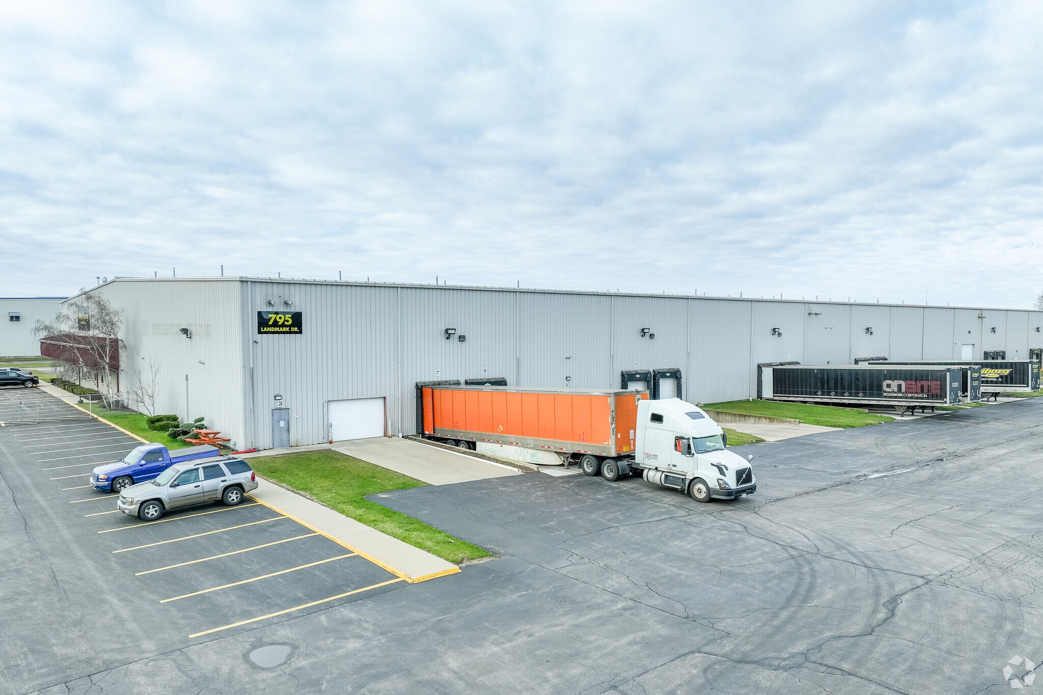 795 Landmark Dr, Belvidere, IL à vendre Photo principale- Image 1 de 7