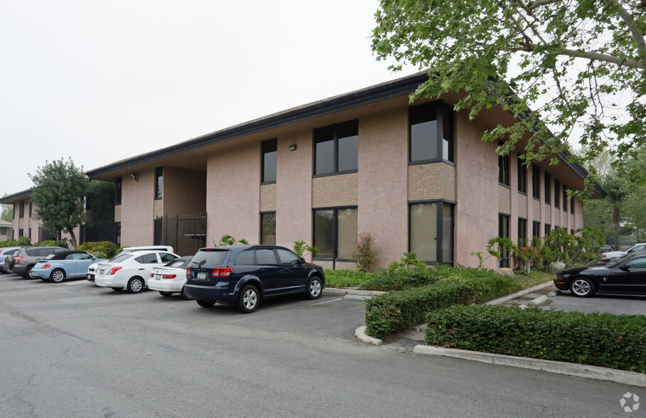 1918 Business Center Dr, San Bernardino, CA for lease - Building Photo - Image 3 of 7