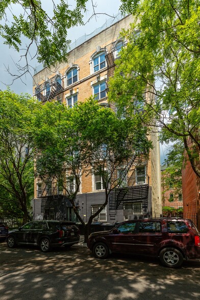 629 E 5th St, New York, NY for sale - Building Photo - Image 2 of 21