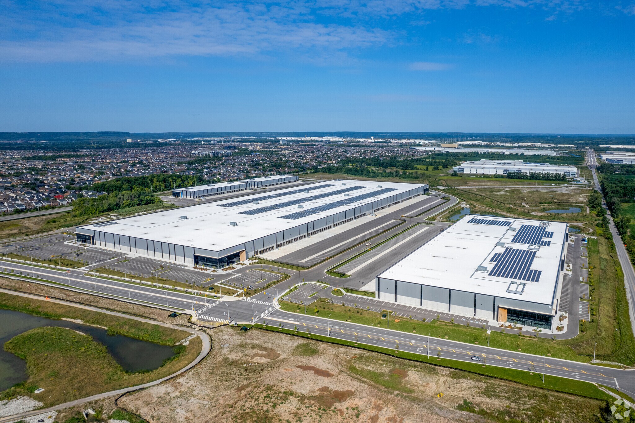 10725 Louis St. Laurent Av, Milton, ON à louer Photo du bâtiment- Image 1 de 15