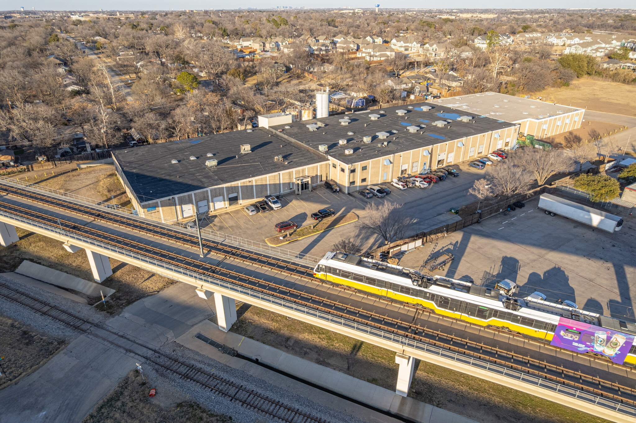 1420 Vinylex Dr, Carrollton, TX à vendre Photo principale- Image 1 de 11