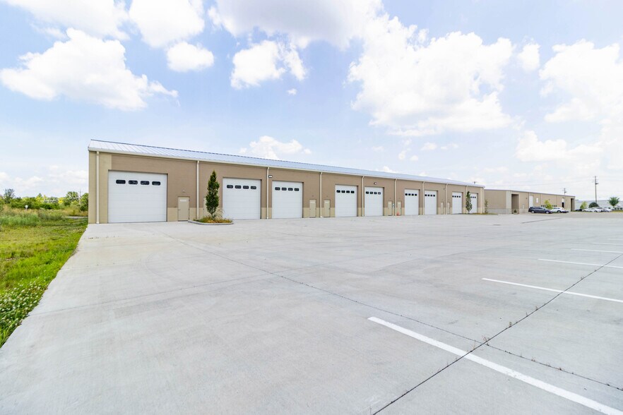 4202 Mason Pointe Dr, Mason, OH à vendre - Photo du bâtiment - Image 3 de 6