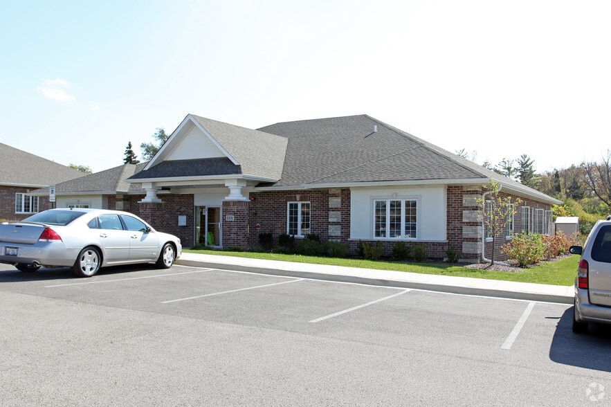 3331 Hobson Rd, Woodridge, IL for sale - Primary Photo - Image 1 of 2
