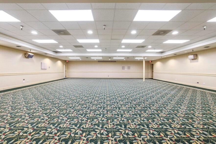 1357 Blue Lakes Blvd N, Twin Falls, ID for lease - Interior Photo - Image 3 of 42