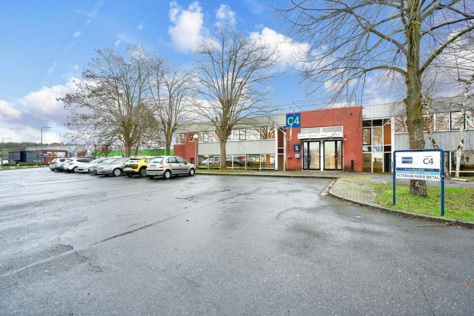 Flex in Saint-Thibault-des-Vignes for lease Building Photo- Image 1 of 13