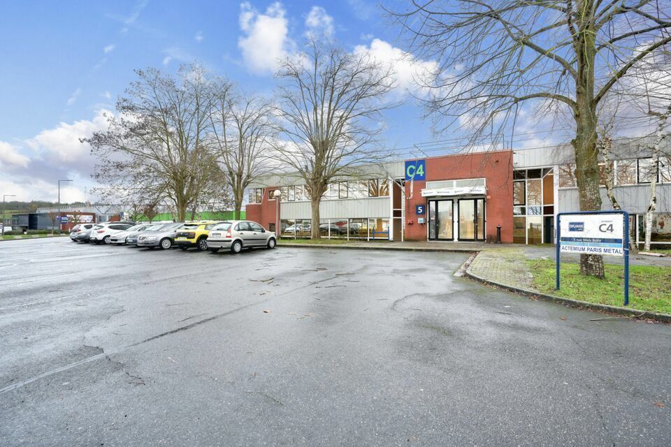 Flex dans Saint-Thibault-des-Vignes à louer Photo du bâtiment- Image 1 de 13