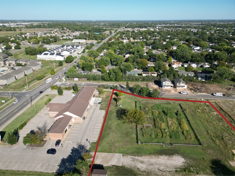 9999 E Harry St, Wichita, KS à vendre - Photo du bâtiment - Image 3 de 6