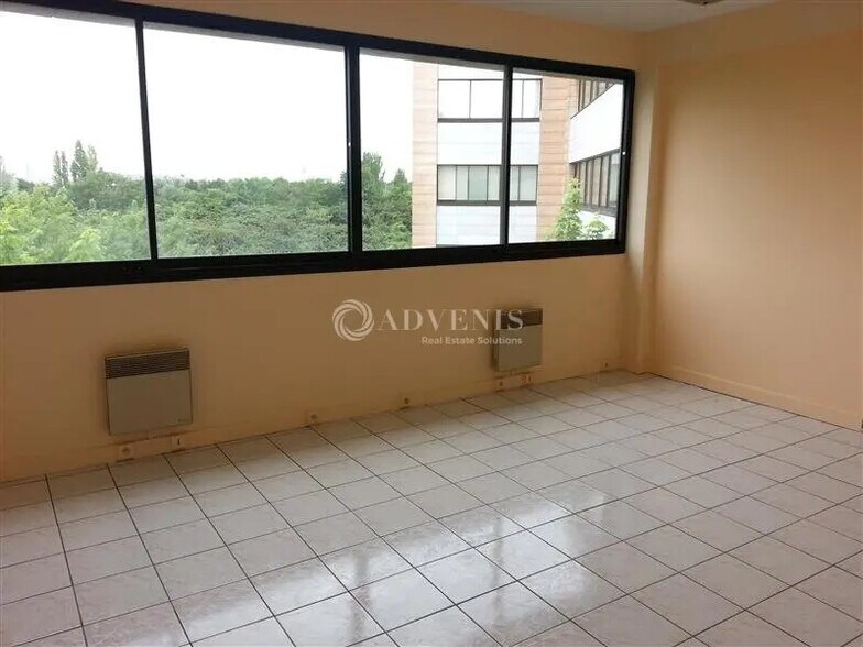 Bureau dans Noisy-le-Grand à louer - Photo intérieure - Image 3 de 5