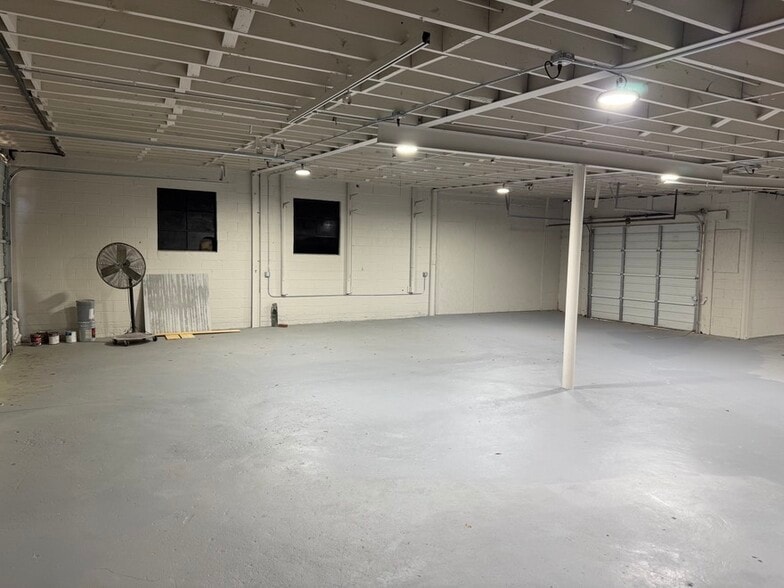 235 S Hill St, Buford, GA for lease - Building Photo - Image 2 of 4