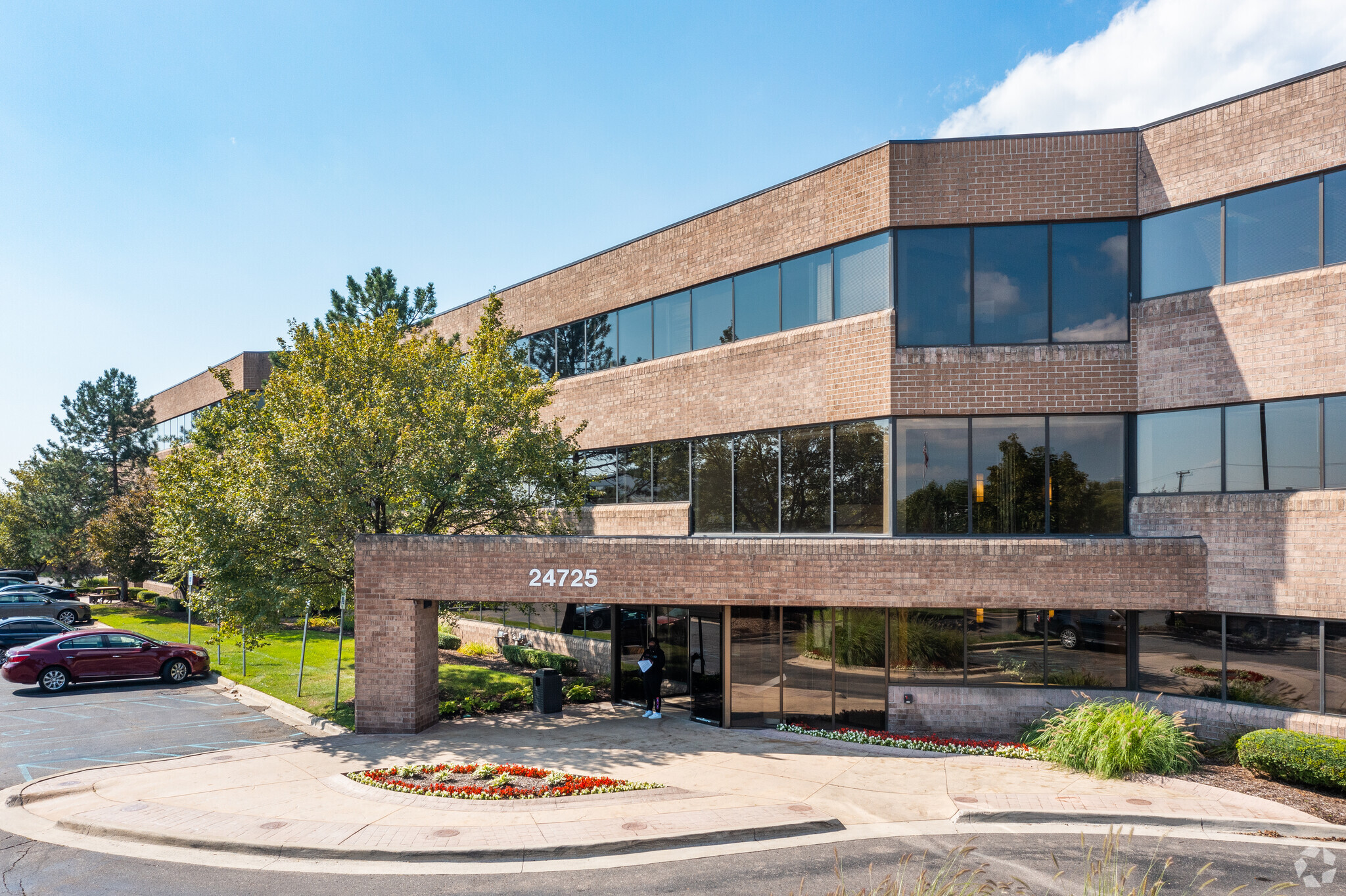 24725 W 12 Mile Rd, Southfield, MI for lease Building Photo- Image 1 of 5