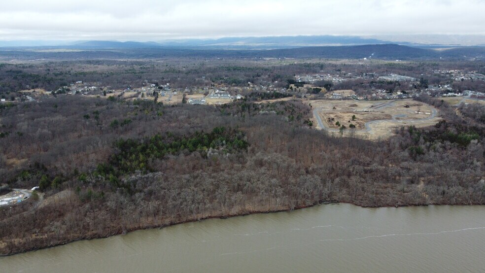 2066 NY-32, Saugerties, NY à vendre - Photo du bâtiment - Image 2 de 2