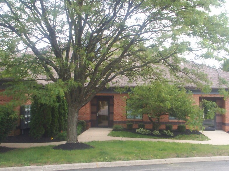 660 Cooper Rd, Westerville, OH à vendre - Photo du bâtiment - Image 3 de 46
