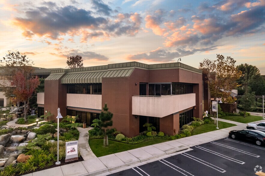 23430 Hawthorne Blvd, Torrance, CA à louer - Photo principale - Image 3 de 27