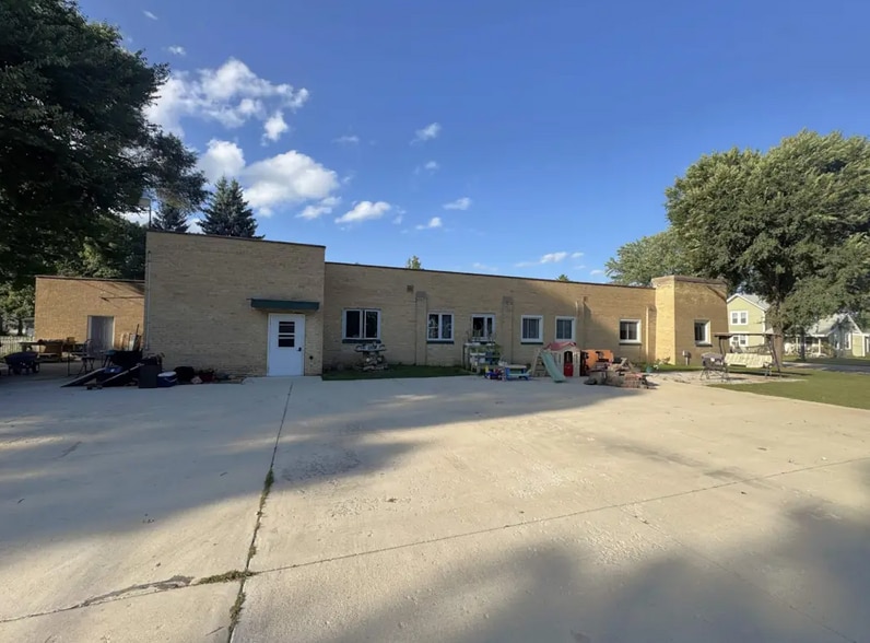 605 E 4th Ave, Brodhead, WI for sale - Building Photo - Image 3 of 21