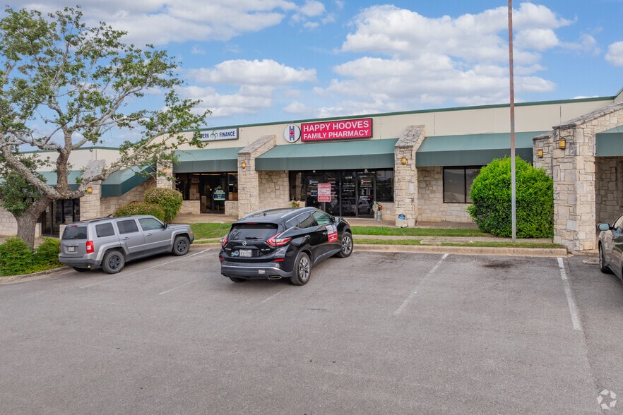 1400-1460 Sidney Baker St, Kerrville, TX à louer - Photo du bâtiment - Image 2 de 20