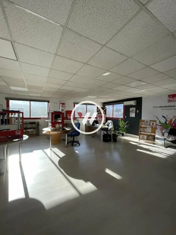 Office in Aubagne for lease Interior Photo- Image 1 of 8
