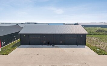 9541 39th S st, Fargo, ND for sale Interior Photo- Image 1 of 7