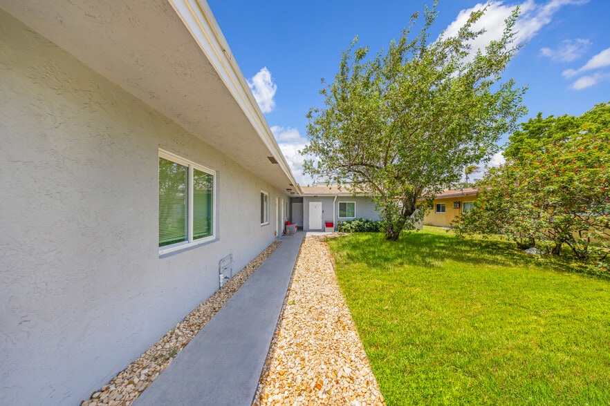 1109 NW 6th Ave, Pompano Beach, FL for sale - Building Photo - Image 3 of 32