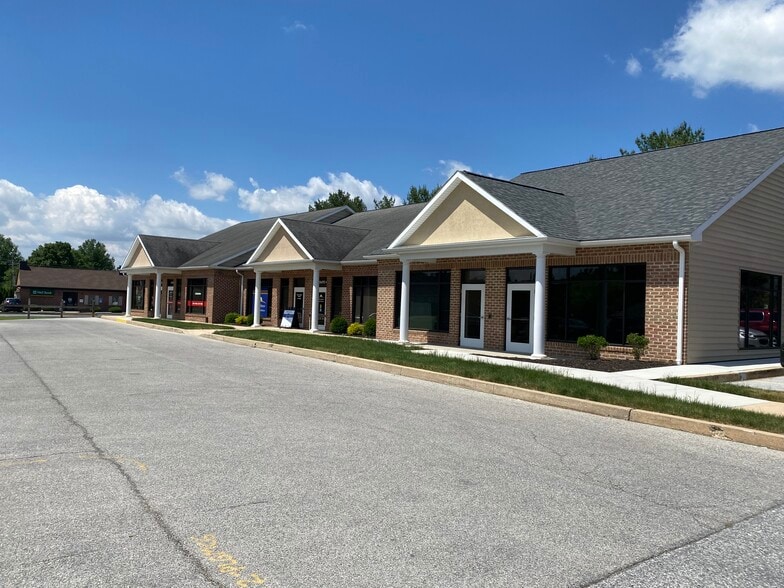 430 N Main St, Spring Grove, PA à louer - Photo du bâtiment - Image 2 de 2