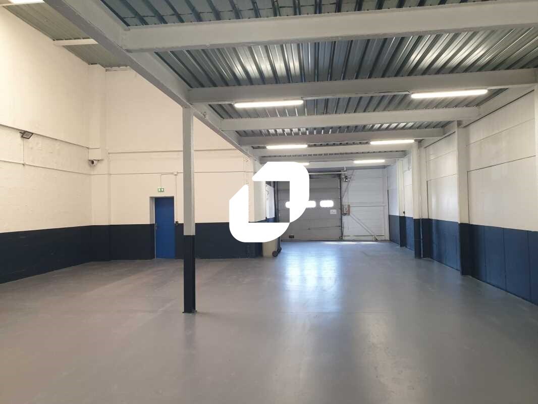 Flex in Orly for lease Interior Photo- Image 1 of 17
