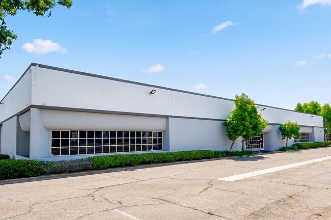 Plus de détails pour 1700 Emerson Ave, Oxnard, CA - Industriel à vendre