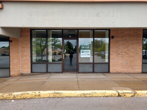 3311-3316 N Sterling Ave, Peoria, IL for lease Building Photo- Image 1 of 1