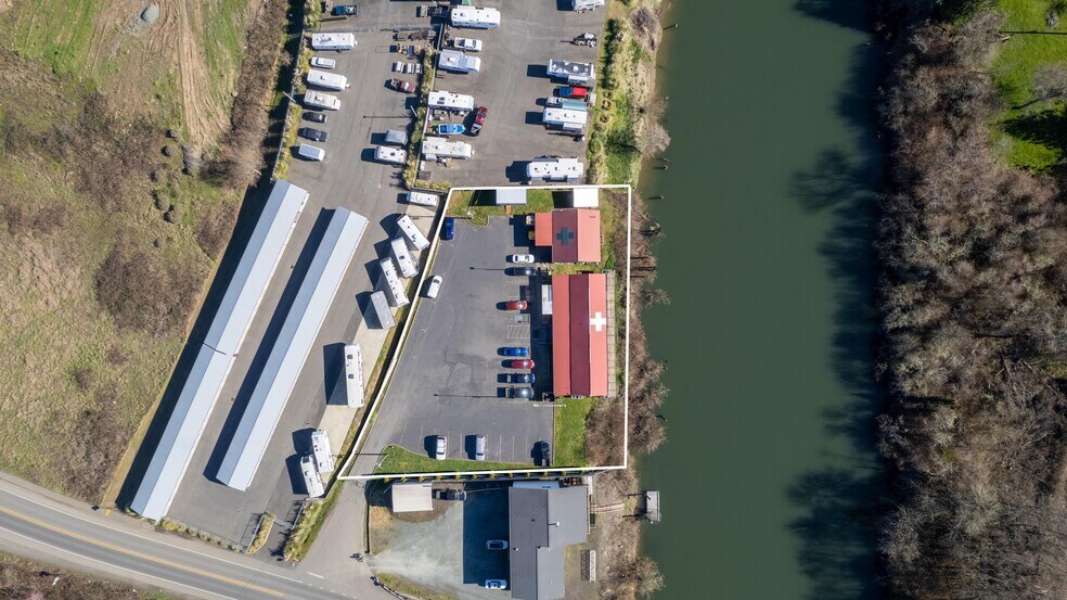 751 Riverside Dr, Coquille, OR à vendre - Photo du bâtiment - Image 3 de 28