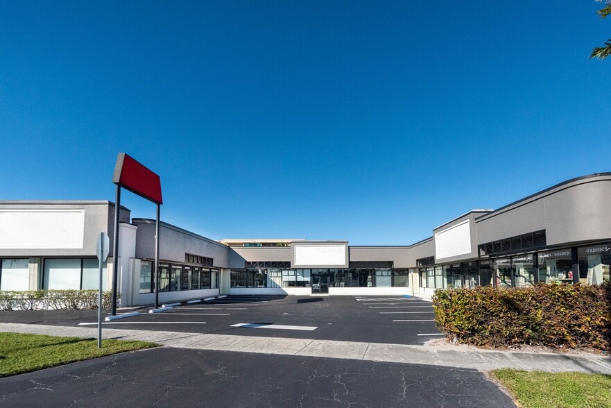 202 Old Federal Hwy, Hallandale Beach, FL à louer - Photo du bâtiment - Image 2 de 7