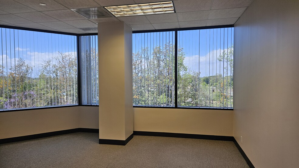 3020 Old Ranch Pky, Seal Beach, CA à louer - Photo intérieure - Image 3 de 21