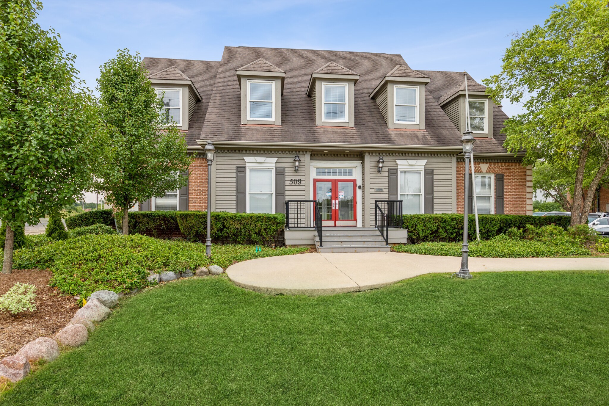 509 W Old Northwest Highway, Barrington, IL à louer Photo du bâtiment- Image 1 de 6