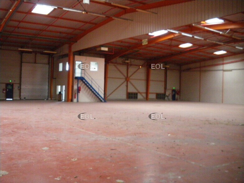 Flex in Tarascon for lease - Building Photo - Image 2 of 2