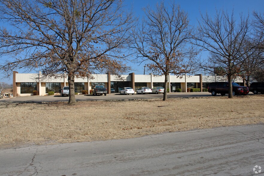 1309-1313 W Ash Ave, Duncan, OK à louer - Photo du bâtiment - Image 2 de 2