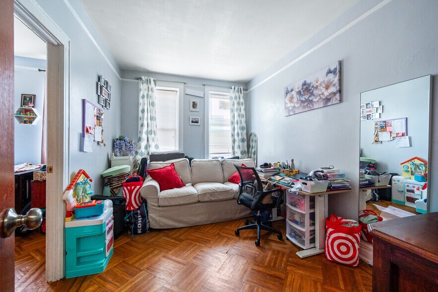 2101 76th St, Brooklyn, NY à vendre - Photo du bâtiment - Image 3 de 49